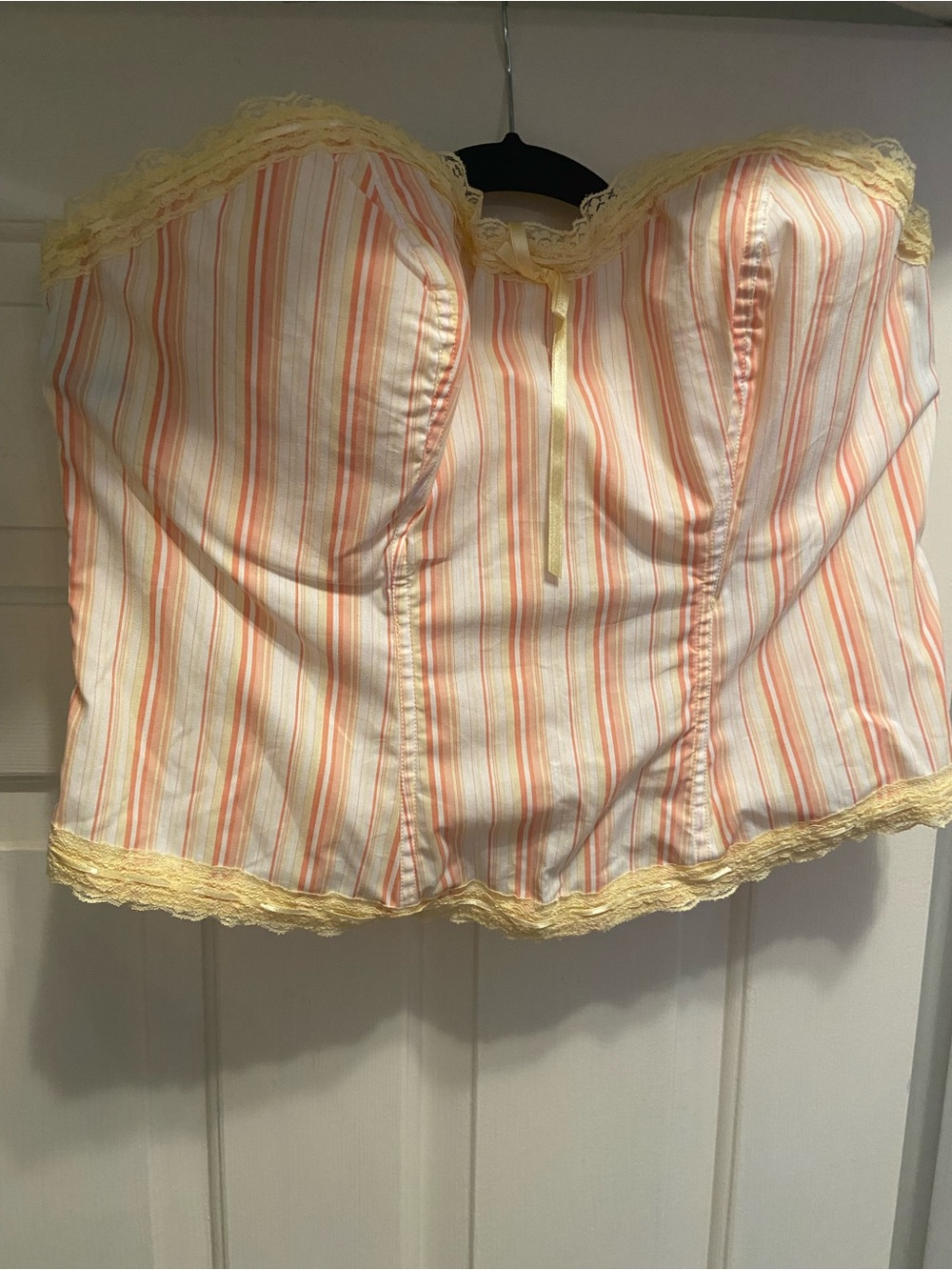 Cacique 26/28 Corset Striped NWT Lace-Trim Bustier Top in Cream and Peach